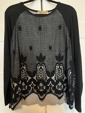 Democracy Black Lace-Front Raglan Sleeve Women's Top